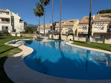 Casa adosada en  Avenida Pinos de los 18 - Foto 6