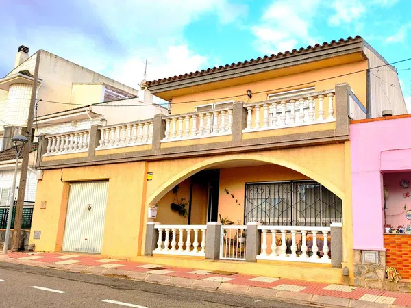 Chalet pareado en Calle Number 18, 19 - Foto 1