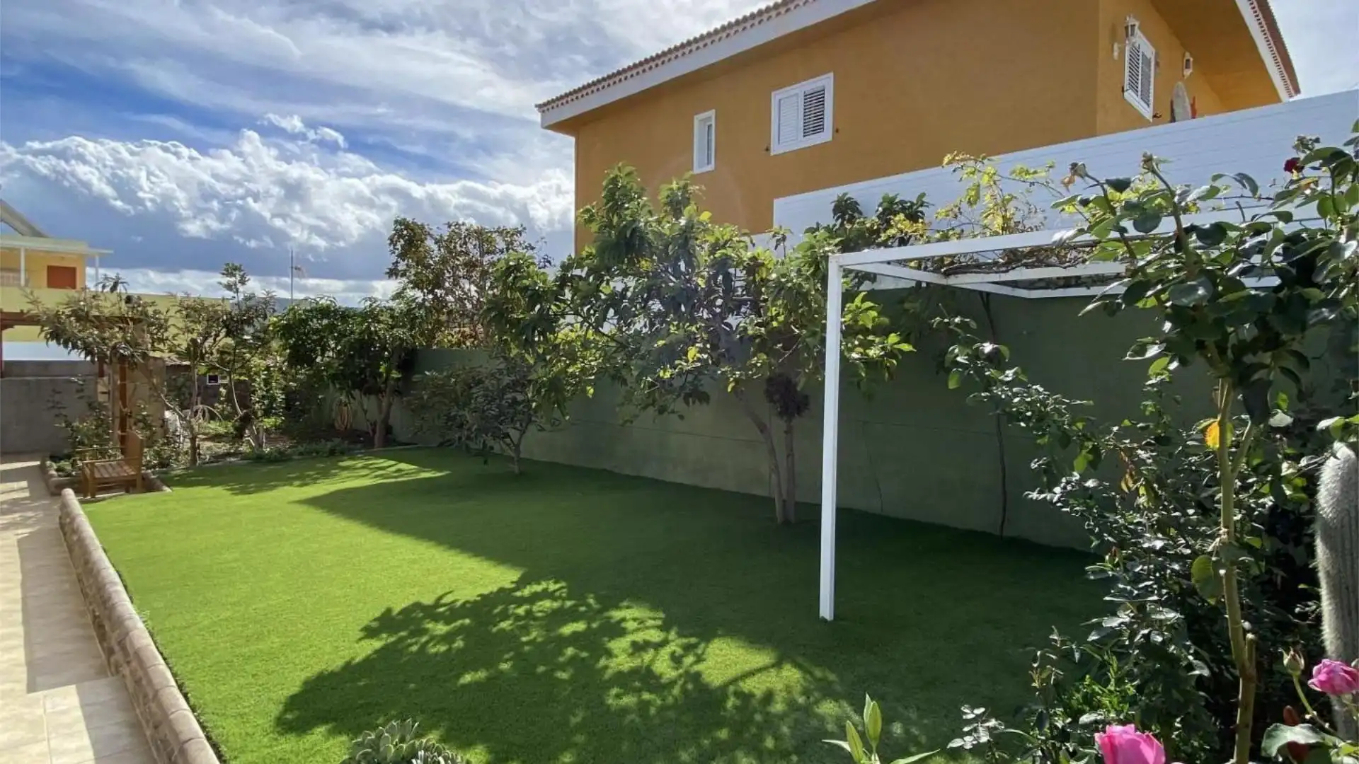 Chalet en  Avenida de la Democracia 39 - Foto 4