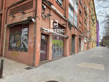 Local comercial en Sabadell - Foto 2