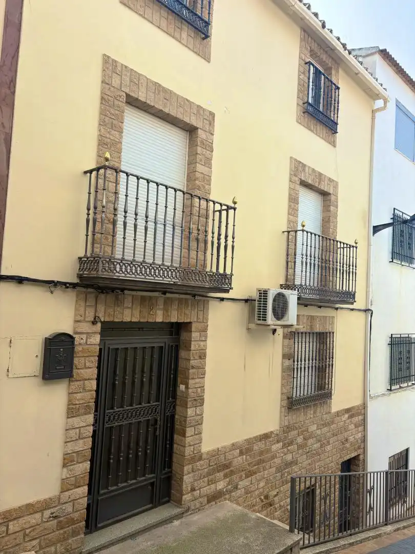 Casa adosada en  Calle Doctor Severo Ochoa 1 - Foto 2