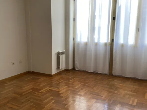 Piso en calle Rosal, 47