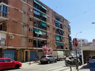 Piso en Torrefiel - Foto 1