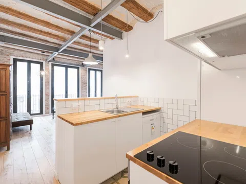 Estudio en calle de la Reina Amàlia, 27
