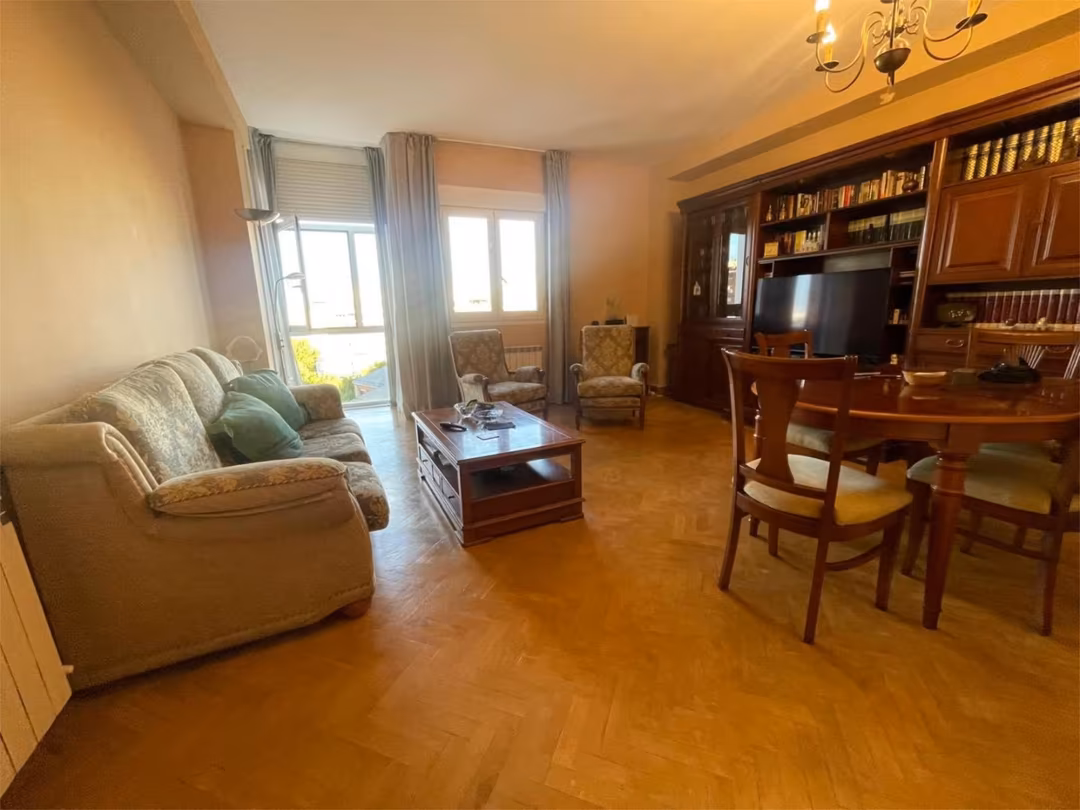 Piso en  Avenida de Camilo José Cela 11 - Foto 2