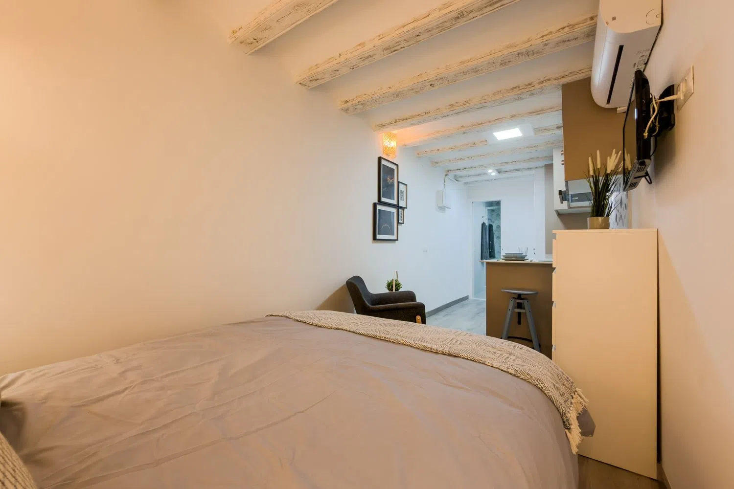 Estudio en calle d'En Robador, 31 - Foto 9