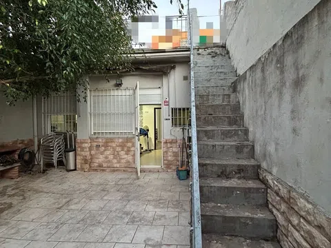 Casa independiente en José Grollo, 1