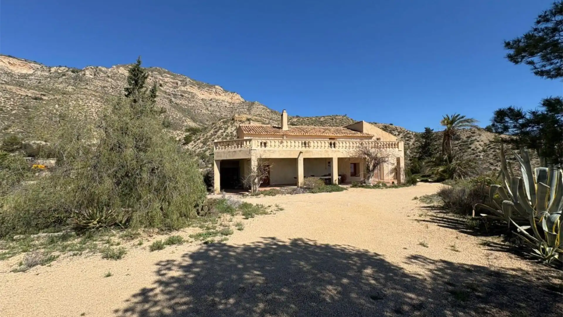 Finca rústica en  Carrer de Xixona 38 - Foto 1