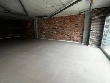 Local comercial en Cornellà de Llobregat - Foto 3