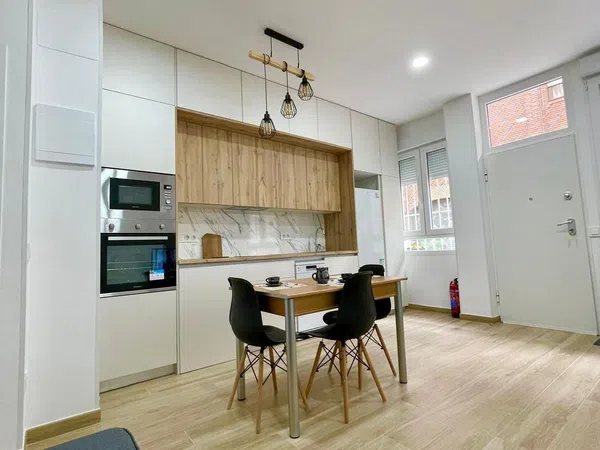 Estudio en calle de Pascual Rodríguez, 6