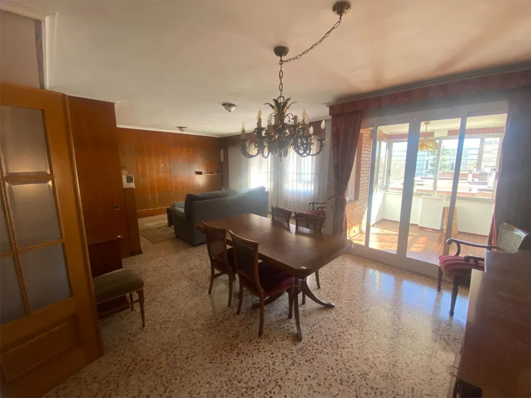 Piso en  Carrer de la Madre Alberta Giménez 2 - Foto 1