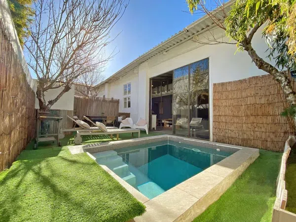 Casa de pueblo en calle Gabriel Miró, 12