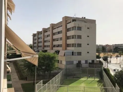 Ático en Poeta Luis Jiménez Martos, 2