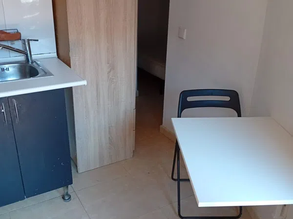 Estudio en calle de los Abades, 9