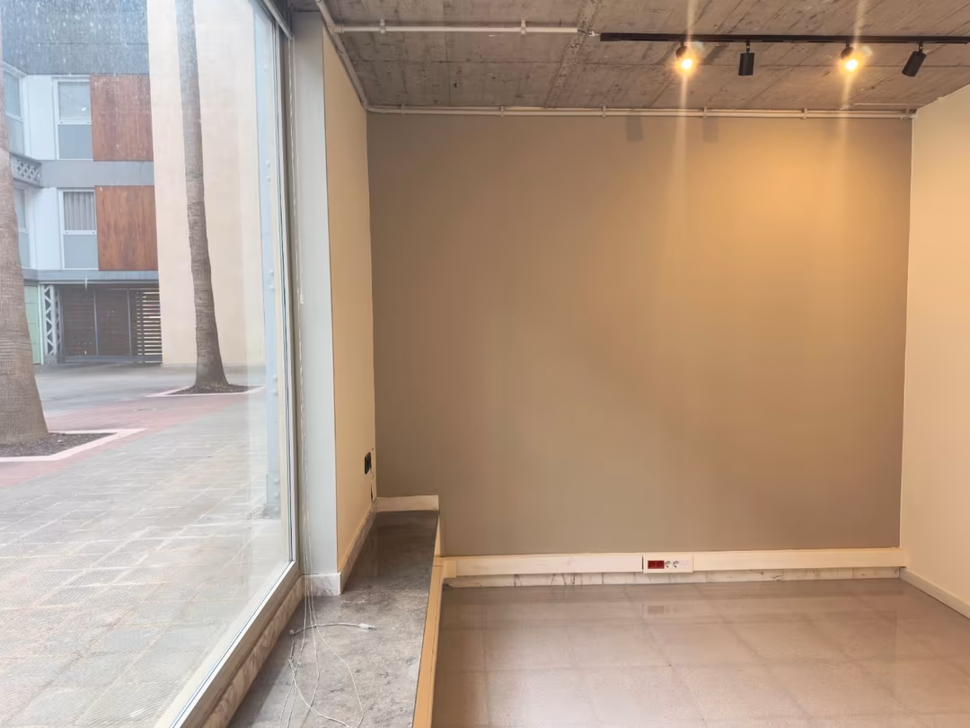 Local comercial en  Carrer del Pantà 92 - Foto 12