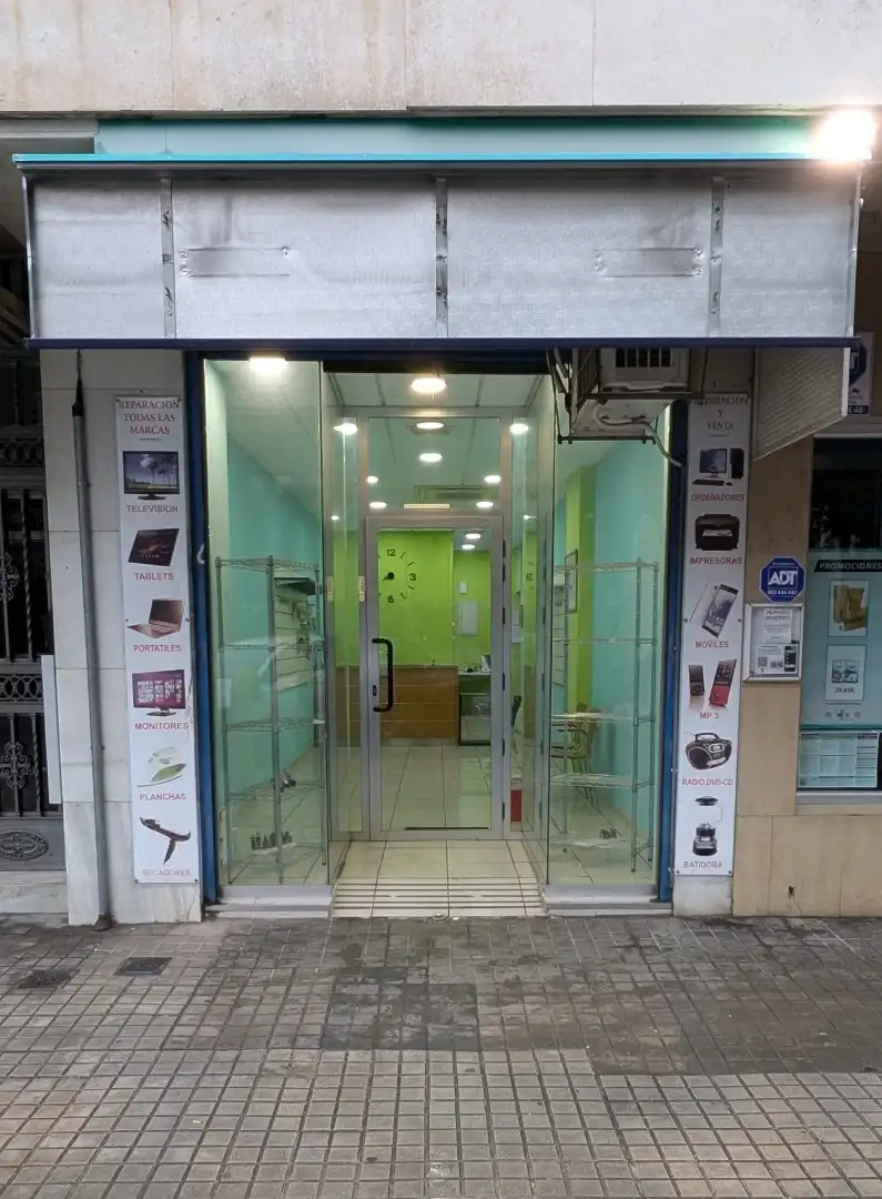 Local comercial en  Calle de León XIII 7 - Foto 3