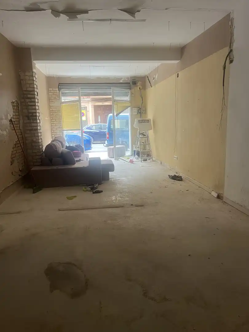 Local comercial en  Carrer del Comte de Torrefiel 44 - Foto 4