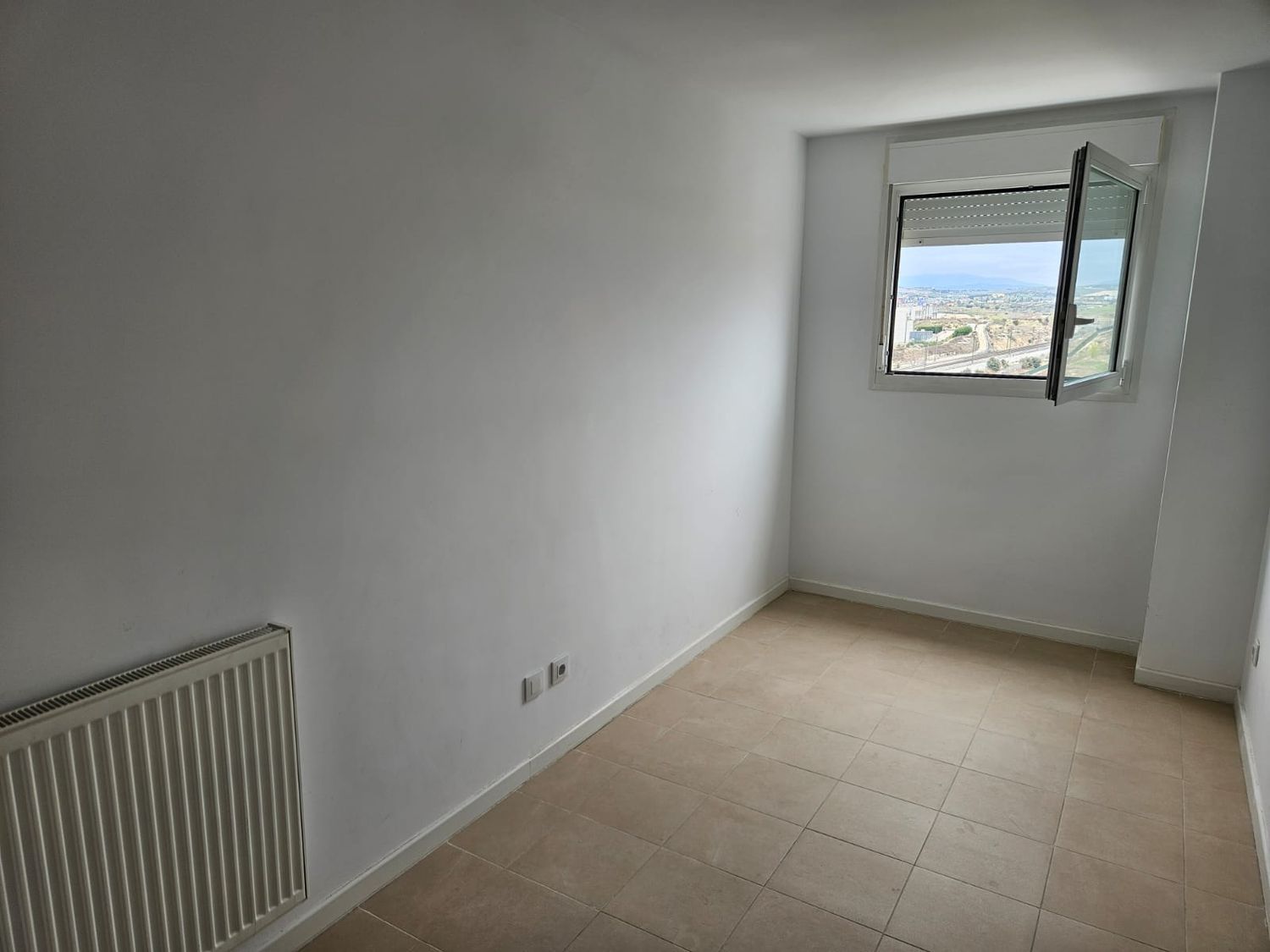 Piso en avenida de Castilla y León, 9 , piso 6º exterior - Foto 4