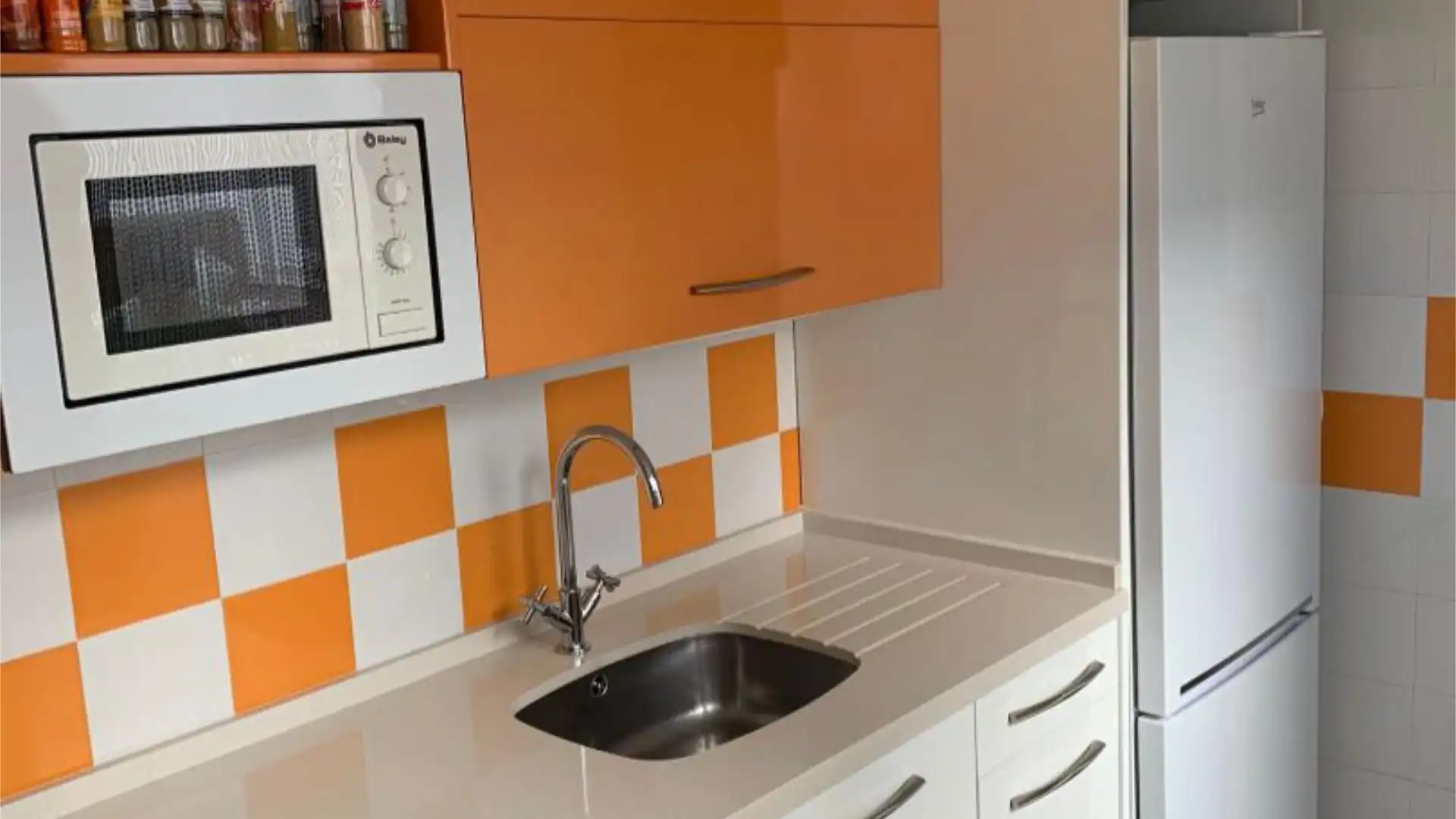 Casa adosada en  Calle de la Hijuela 19 - Foto 13