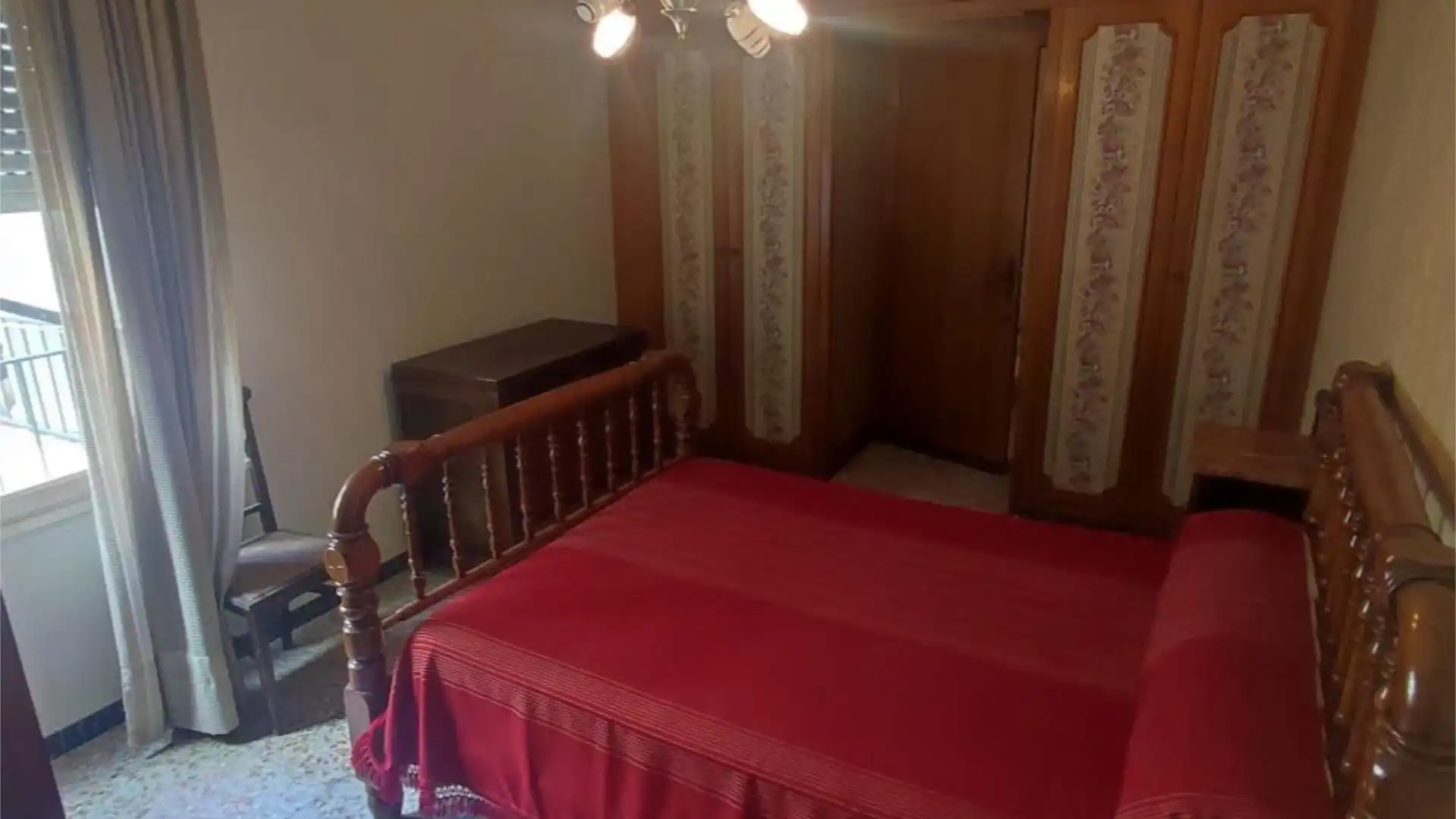 Piso en  Plaça del Bisbe Siuri 5 - Foto 6