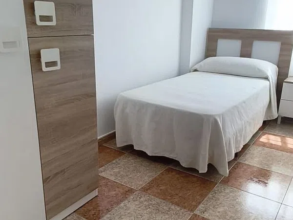 Piso en Plaza Valentin Ortigosa, Los Guindos - Parque Mediterráneo - Santa Paula - Foto 19