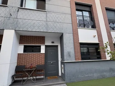 Casa adosada en  Calle Ernesto Kusche 1 - Foto 2