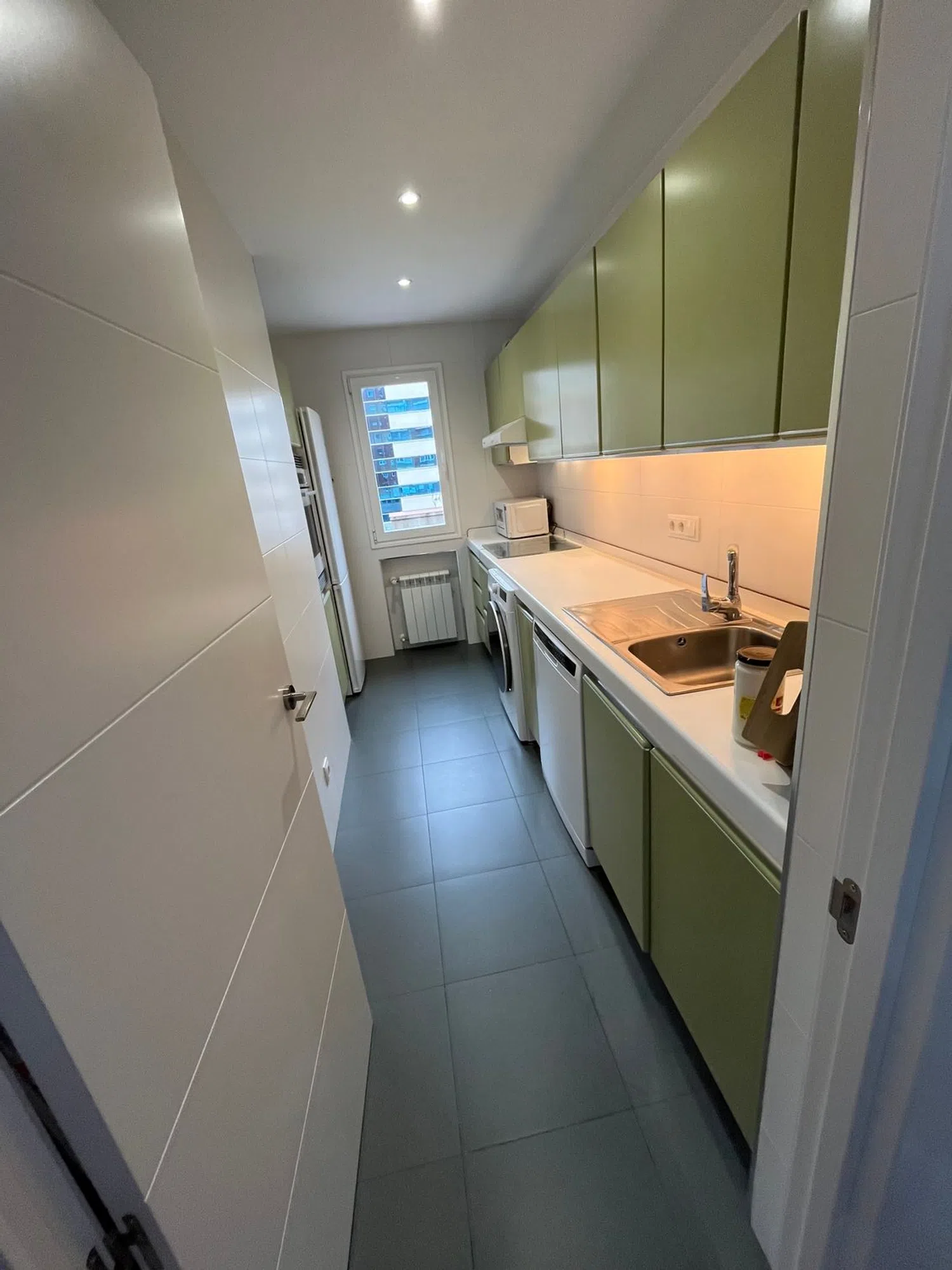 Piso en calle de la Infanta Mercedes, 98 - Foto 4