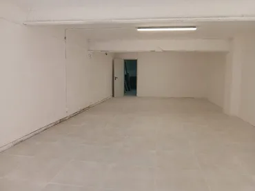 Local comercial en Cornellà de Llobregat - Foto 4
