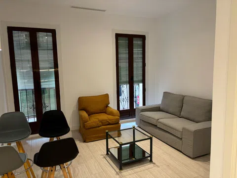 Piso en calle de Alvarado, 2