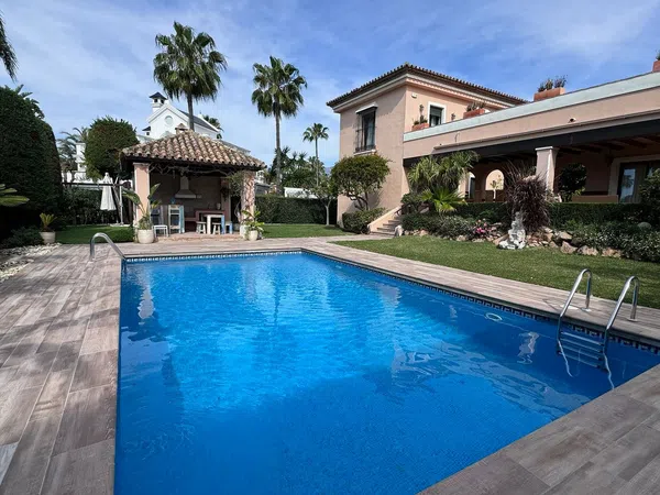 Casa o chalet independiente en Avenida Reina Doña Sofia, 34, Bahía de Marbella - Foto 15
