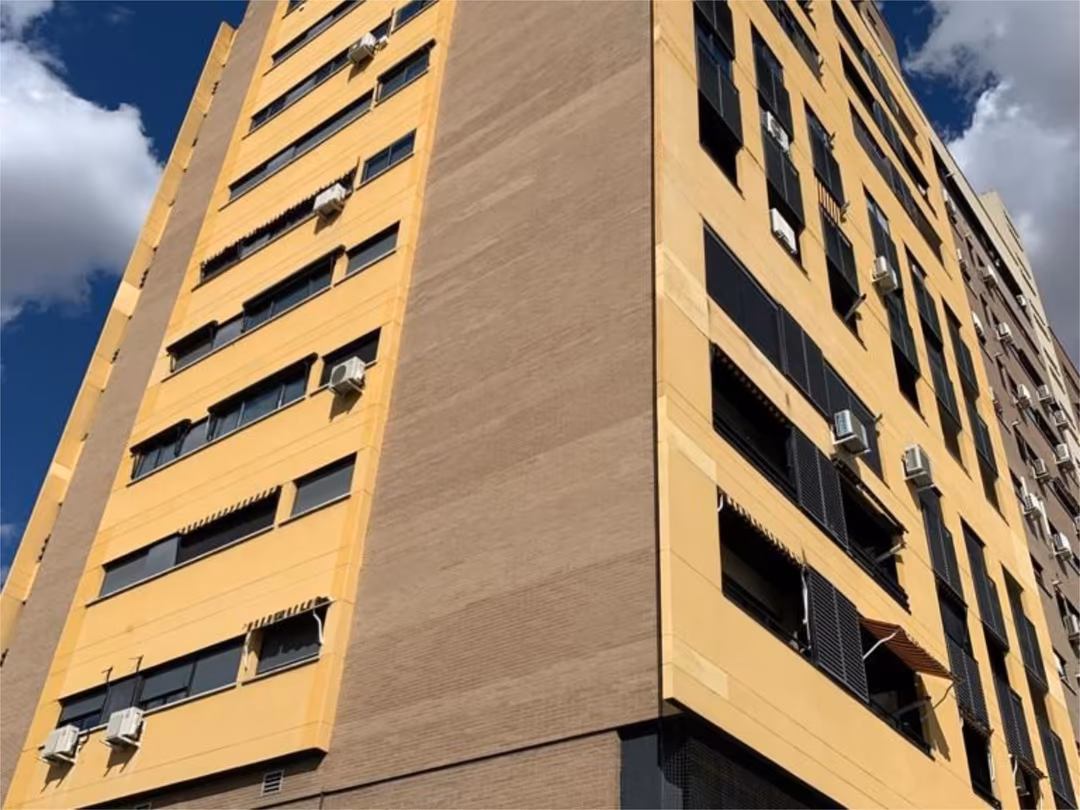 Piso en  Calle de Ladera de los Almendros 40