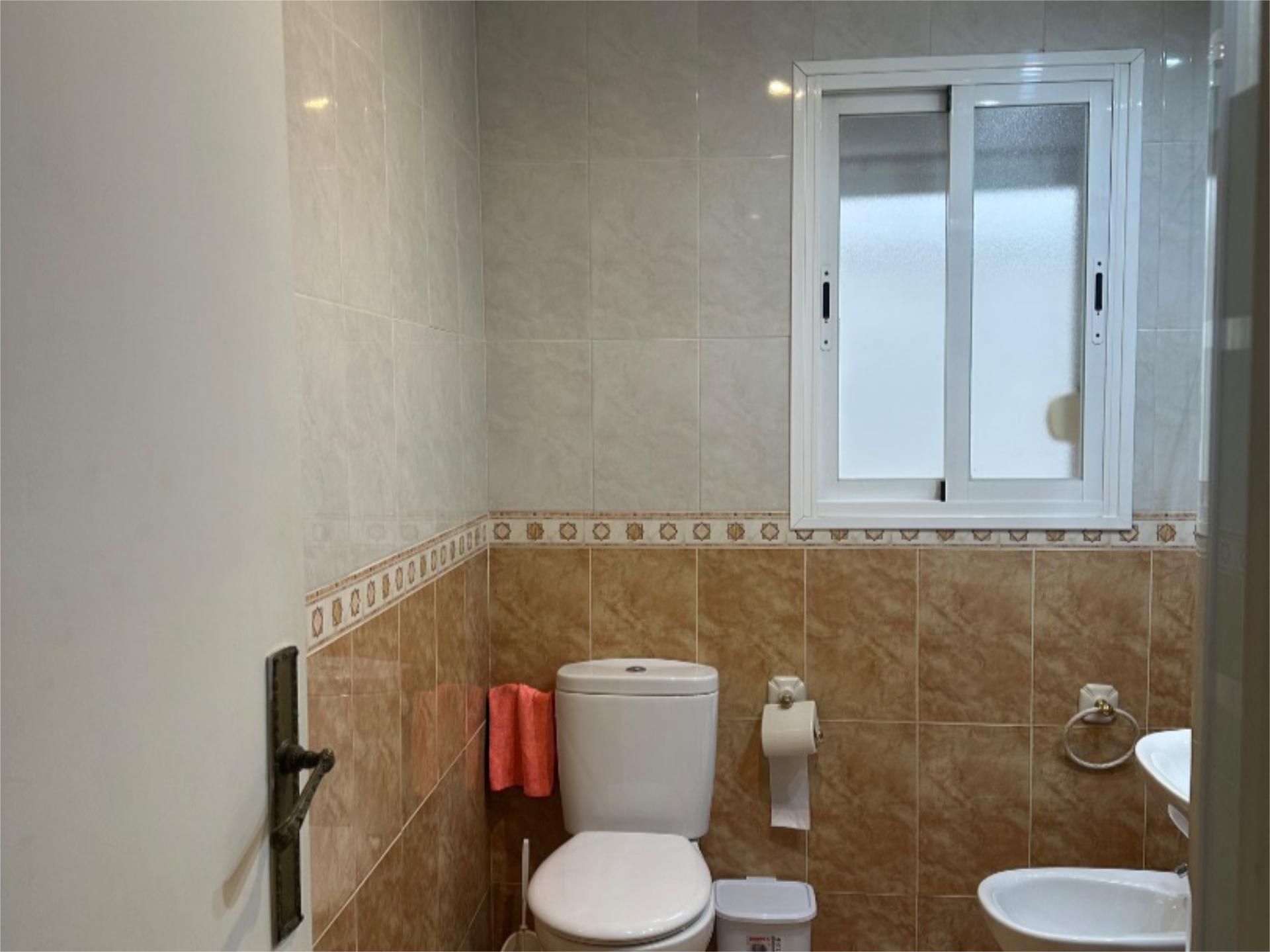 Piso en  Calle del Alcalde Velasco Navarro 10 - Foto 8