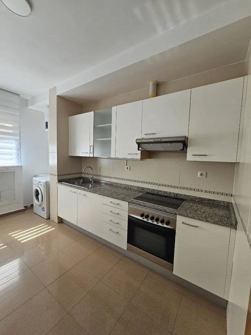 Piso en  Calle Doctor Alfonso Chiscano Díaz 8 - Foto 23