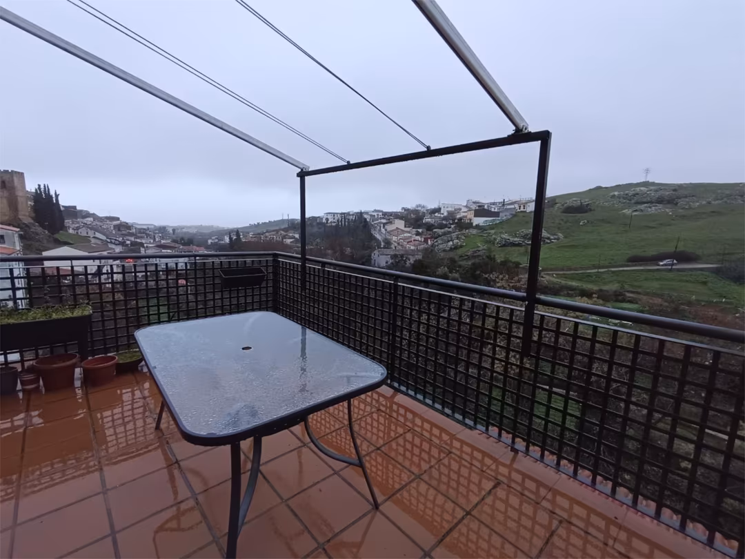 Piso en  Calle Miralrío 9