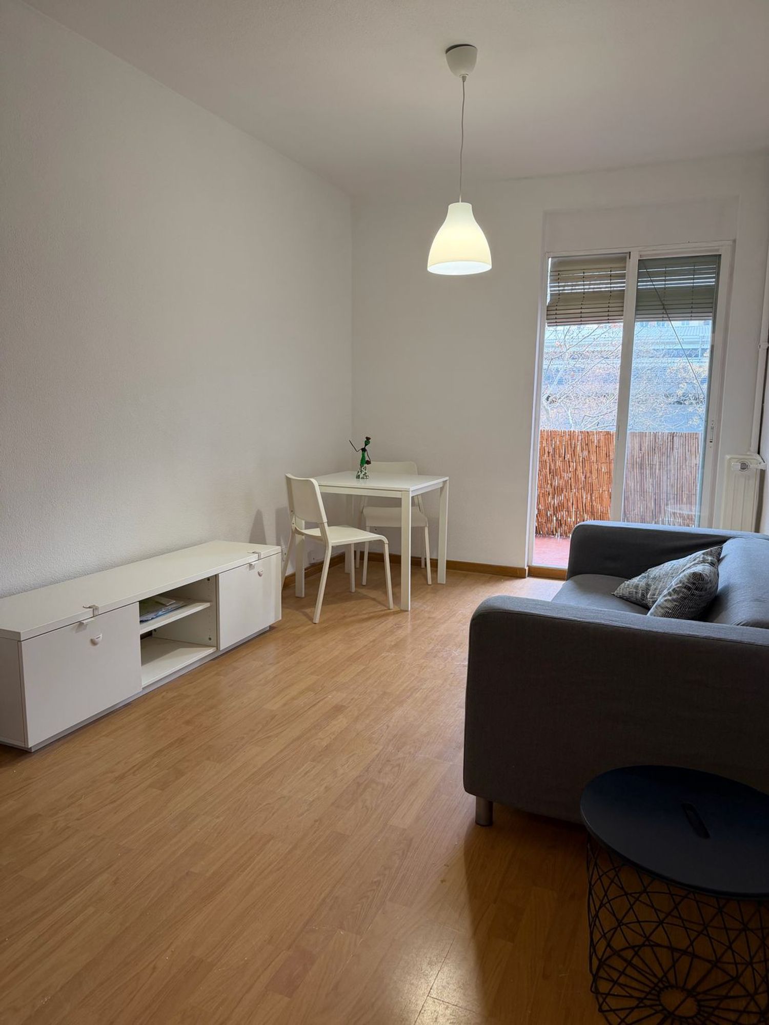 Piso en calle de Esteban Mora, 43