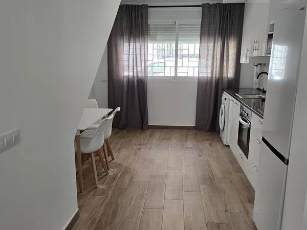 Estudio en calle Ramírez Arcas, 46