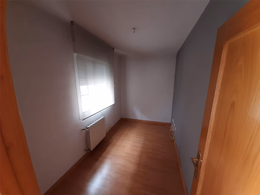 Piso en  Avenida Pintor Pérez Gil 13 - Foto 3