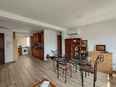 Piso en avenida de la Malva-Rosa, 125