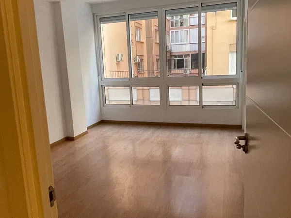Piso en calle Pinzón, 3