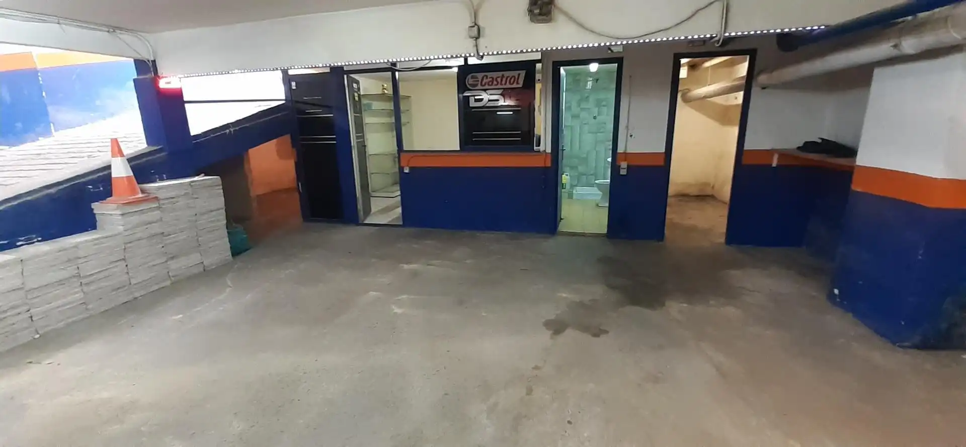 Local comercial en Cornellà de Llobregat - Foto 7