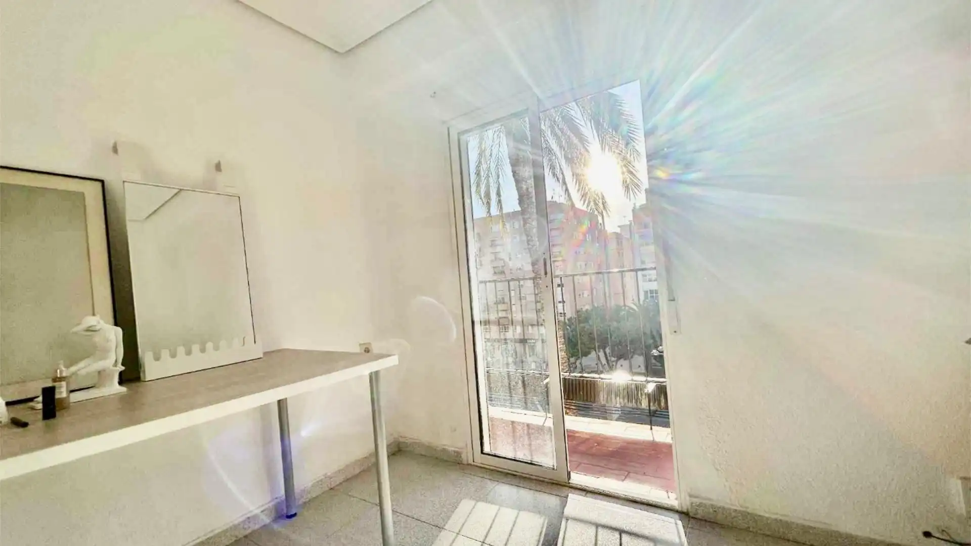 Piso en  Plaça Manuel Sanchís Guarner 13 - Foto 1