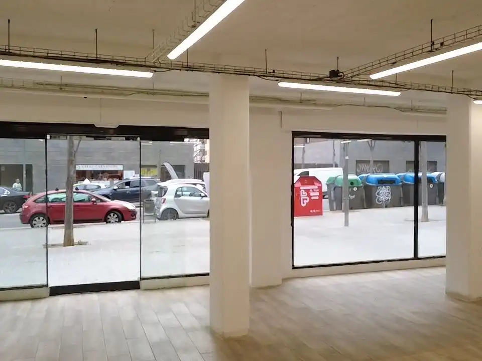 Local comercial en  Avinguda d'Estrasburg 130 - Foto 4