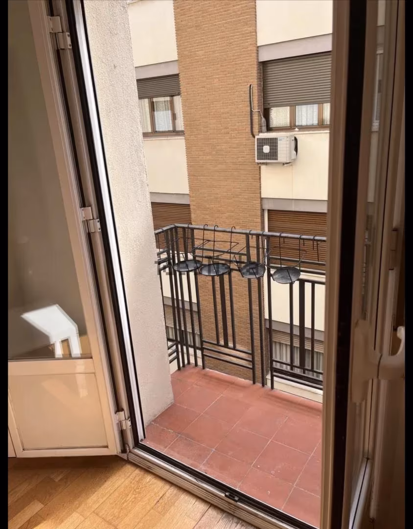 Estudio en  Calle de Donoso Cortés 5 - Foto 2