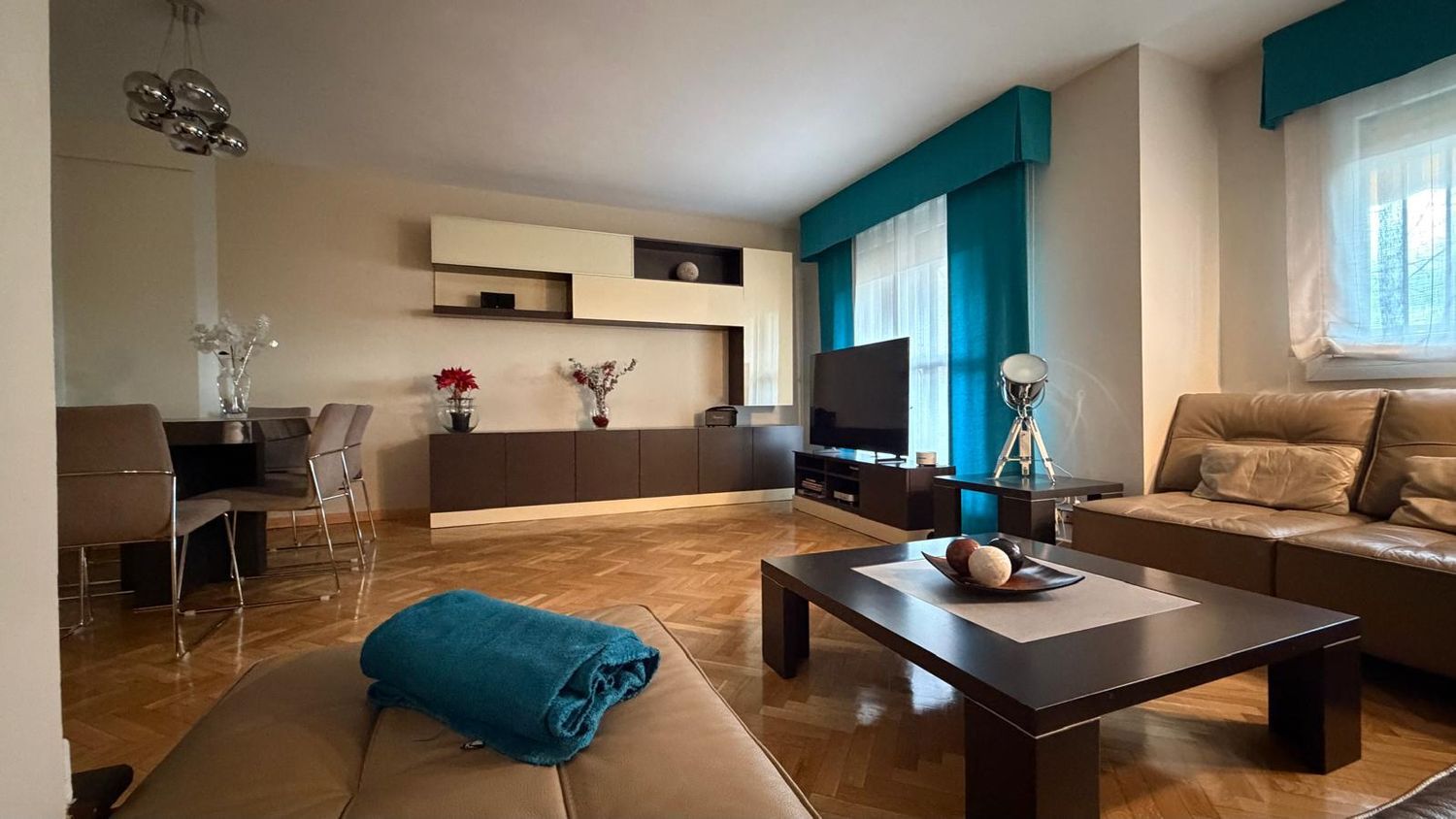 Chalet adosado en calle Medinaceli, 5 - Foto 1