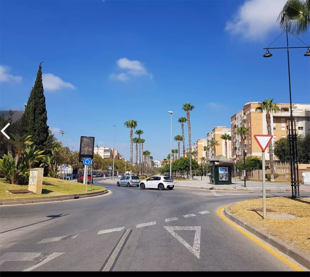 Piso en  Avenida del Editor Ángel Caffarena 13 - Foto 6