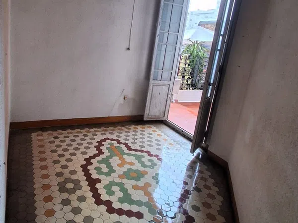 Piso en Calle de Cadis, 64 - Foto 2