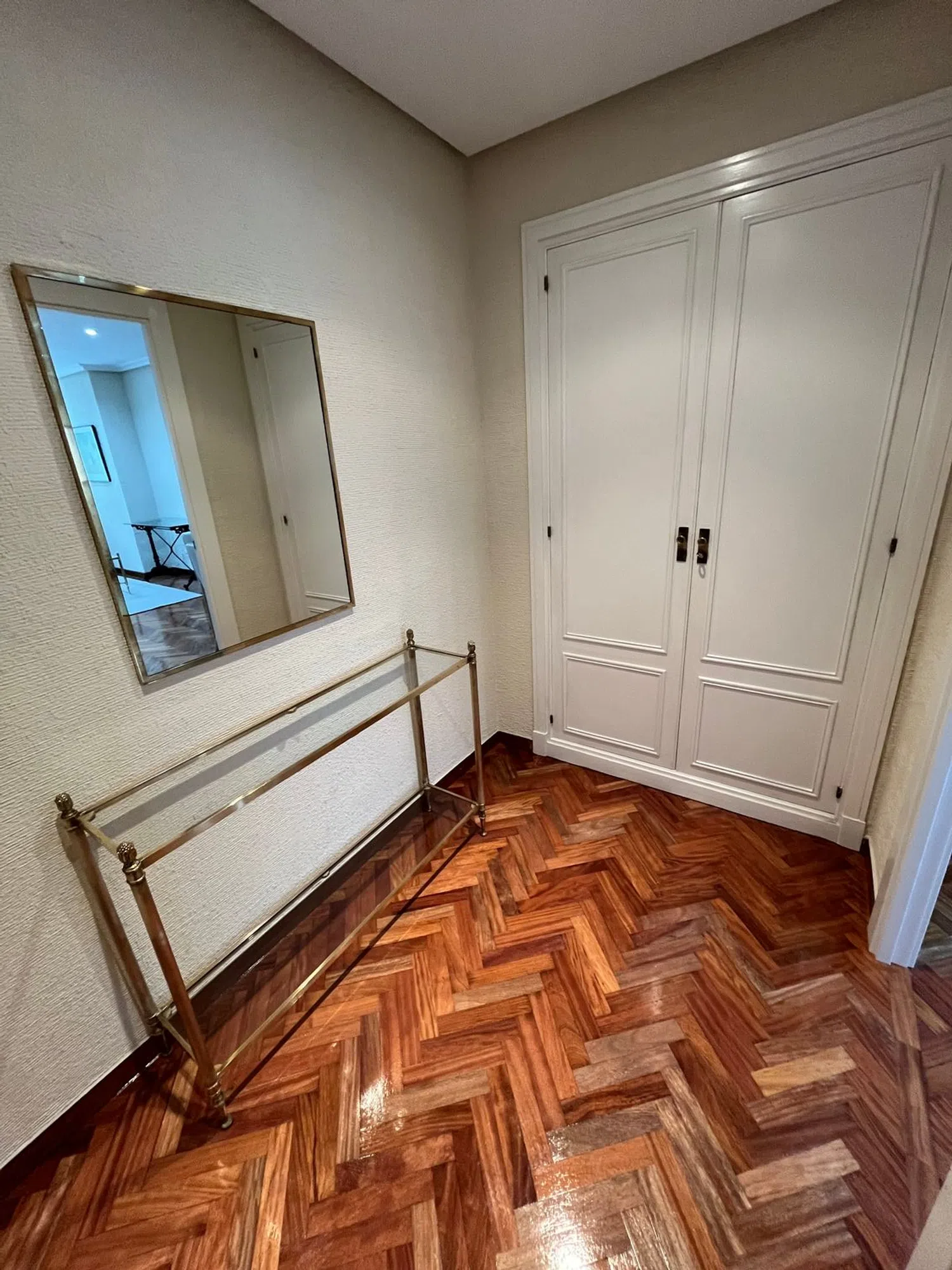 Piso en calle de la Infanta Mercedes, 98 - Foto 2