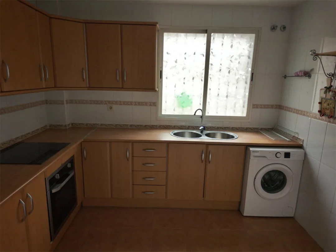 Casa adosada en  Calle Almendros 11 - Foto 4