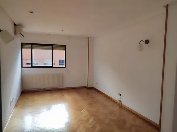 Dúplex en calle Nardos, 33