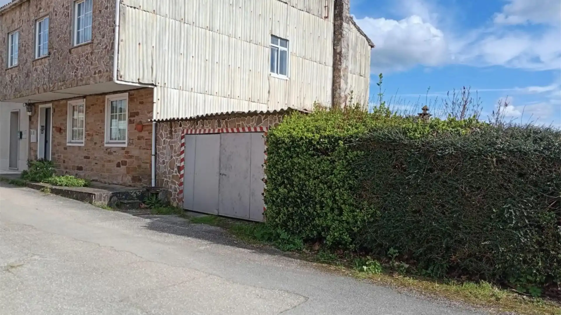 Casa adosada en  Rúa de Lamas de Abade 73 - Foto 1